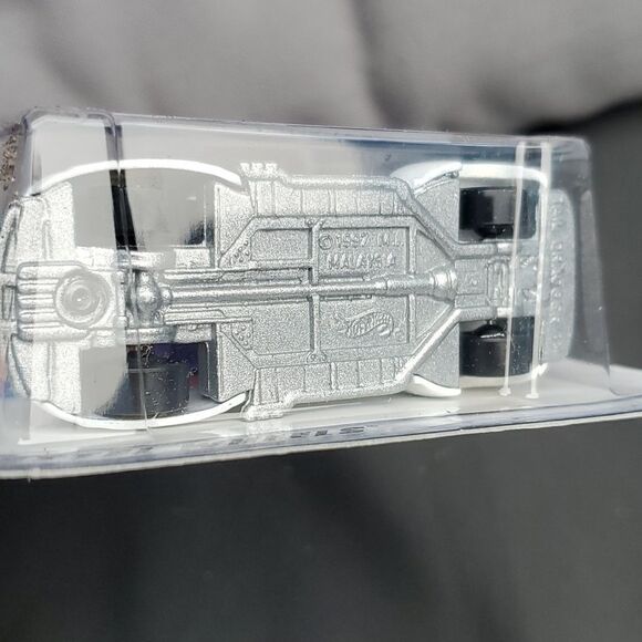 Hot Wheels Hot Rod Tail Dragger White Flames 26018 NIP - Picture 6 of 8